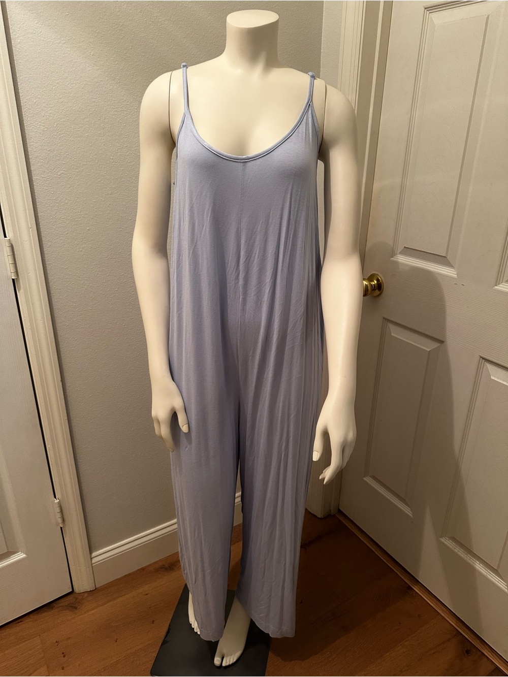 Old Navy women’s Light Blue Sleeveless Wide-Leg Jumpsuit small